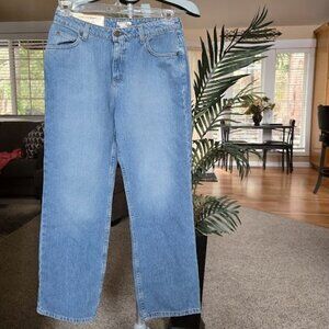 NWT St Johns Bay sz 8 short relaxed fit blue jeans